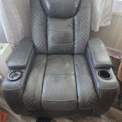 Power Recliner With Storage