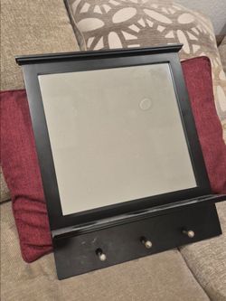 Key holder/mirror
