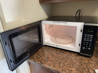 Black & Decker Microwave for Sale in Seattle, WA - OfferUp