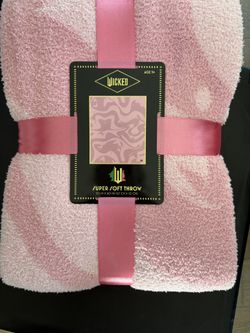 Wicked Soft Blanket Throw Exclusive Target Pink Glinda NWT