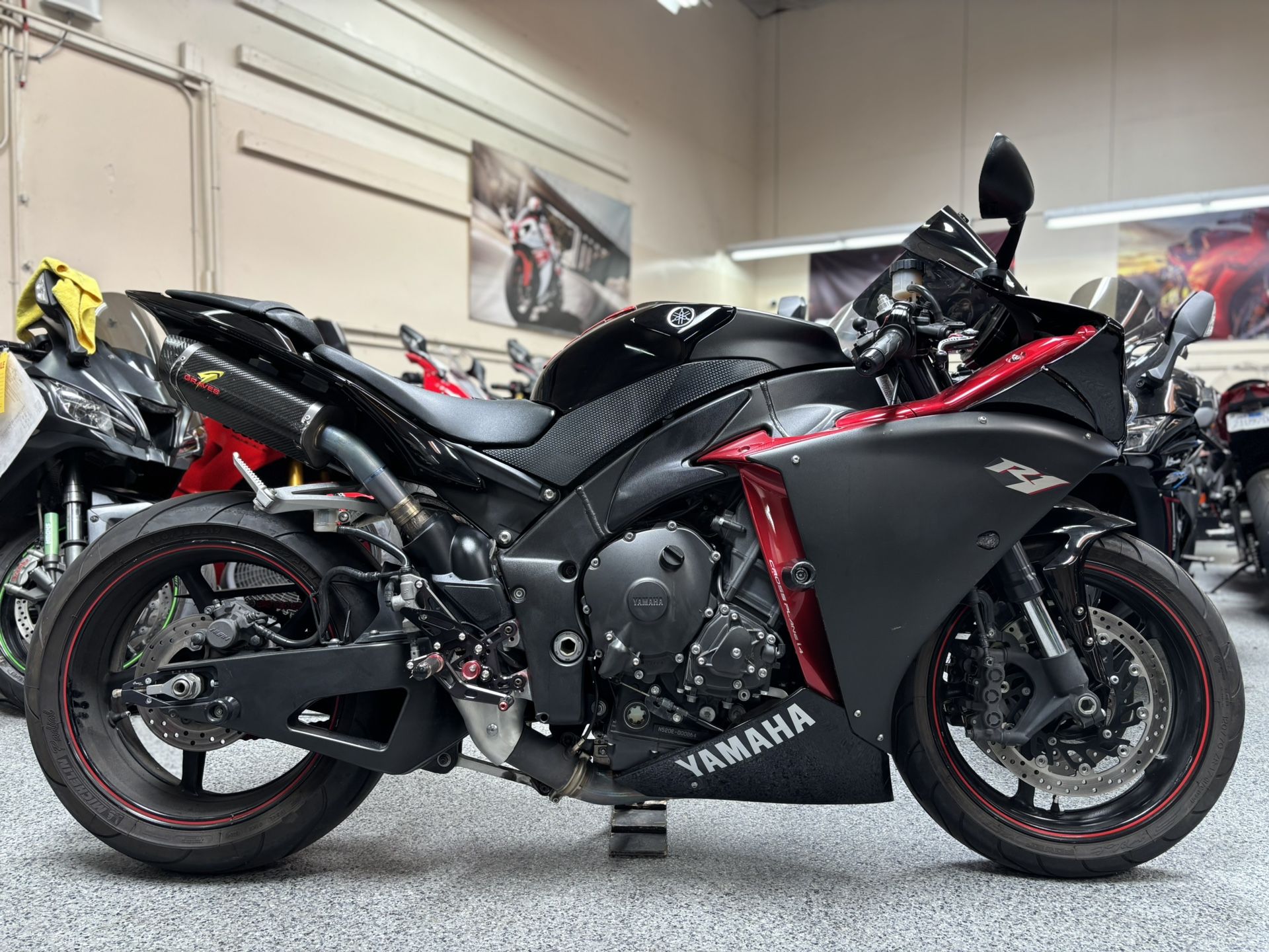 2009 Yamaha R1