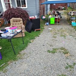 Free Stuff Everything Except Tables And Canopy