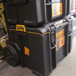 DEWALT ROLLING TOOL BOX SET NEW