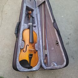 Used  Acoustic Violin, With hard case and bow
