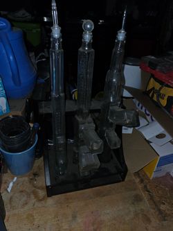 Glass containers to hold liquid