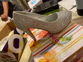 Comfortable Silver Heels Size 8
