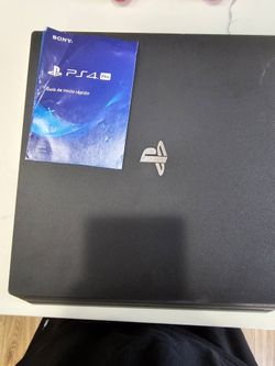 PSP 4 PRO includes 2 controllers and 26 games