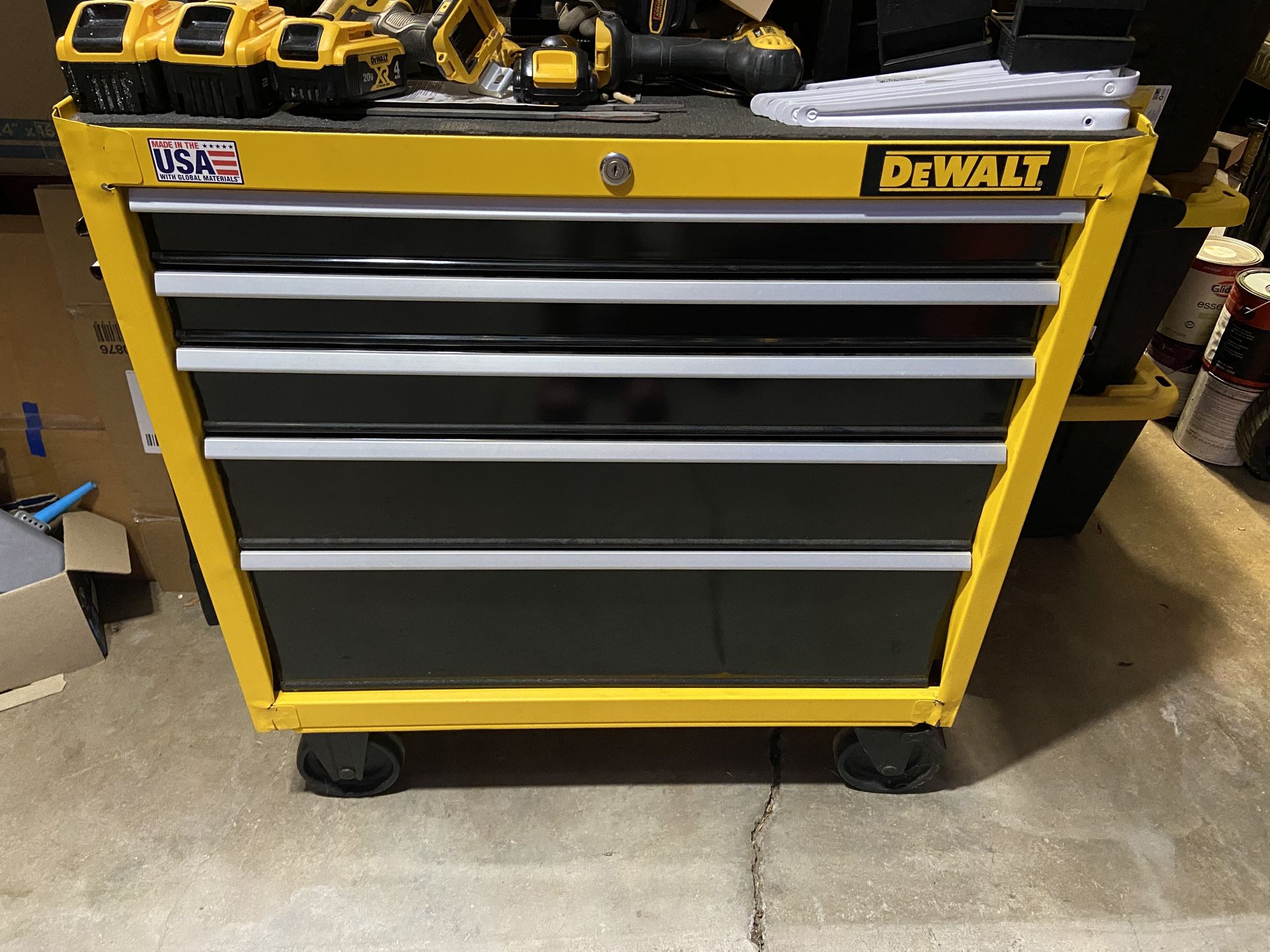 Dewalt Tool Cabinet / Cart