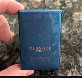 NEW VERSACE EROS MENS EAU DE TOILETTE MINI $10!