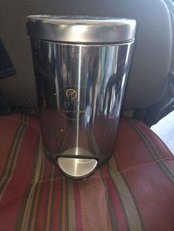 Simple human trash can
