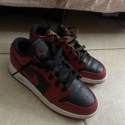 Air Jordan 1 Low Reverse Bred Pebbled Swoosh 