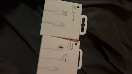 EarPods and charger
