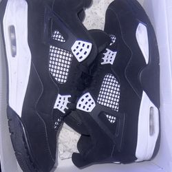 Jordan 4 White Thunder.