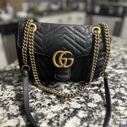 Authentic Gucci Marmont Medium Purse 