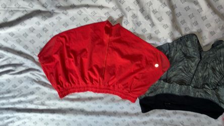 Lululemon sizes 6   $29.99 Each cada uno