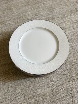 24 Pcs Plates/Bowls Set
