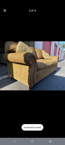 Couch almost new sofa