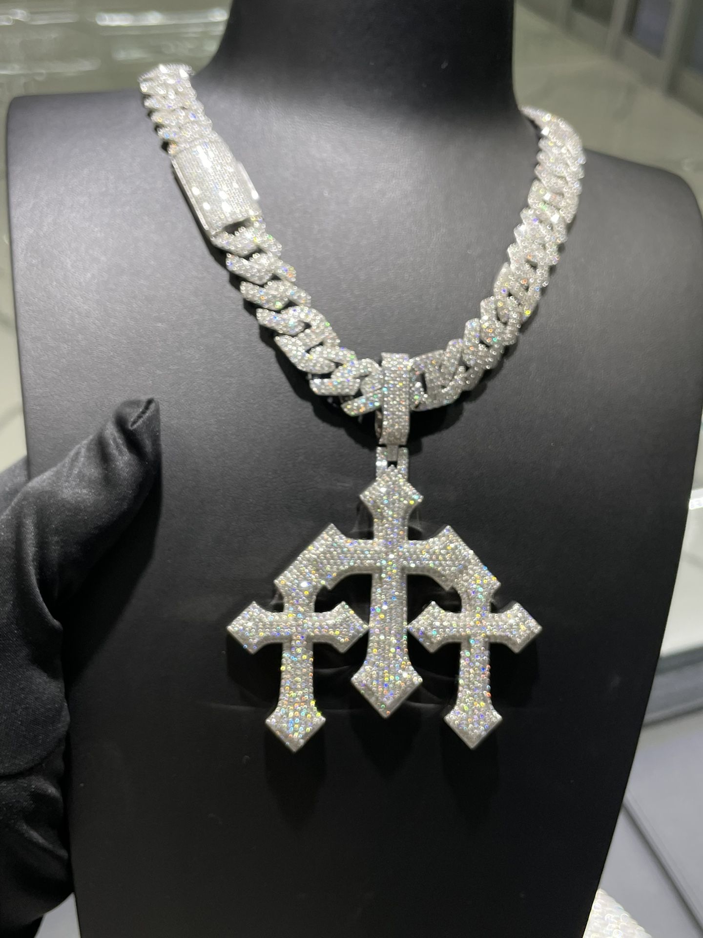 VVS Moissanite Triple Cross pendant + chain PASS DIAMOND TESTER