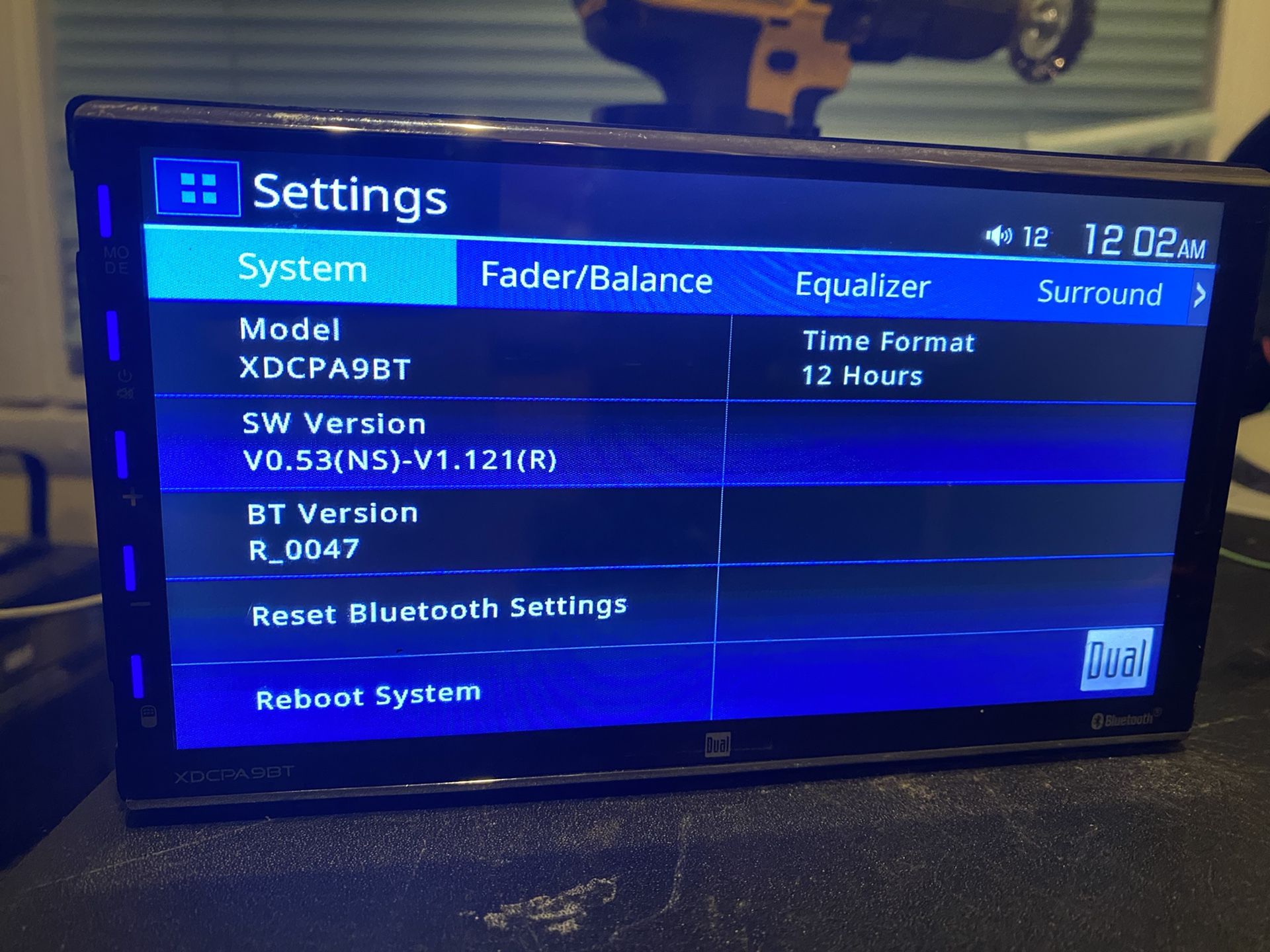 Dual With Apple CarPlay Android And Bluetooth Audio