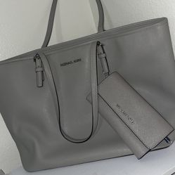 Michael Kors Purse / Wallet 