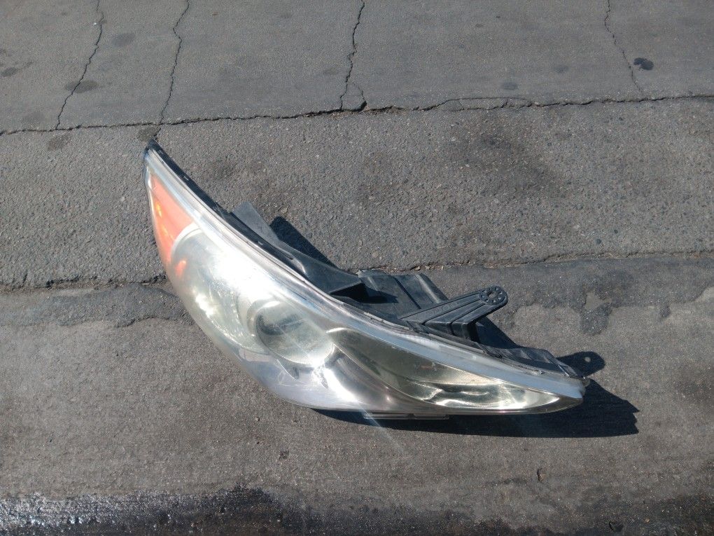 Hyundai Sonata Headlight