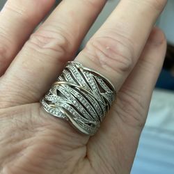 Beautiful Size 8.5 Silver & gold Diamond ring