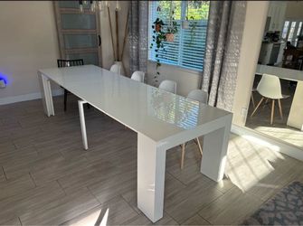 Transformer Dining Table - white