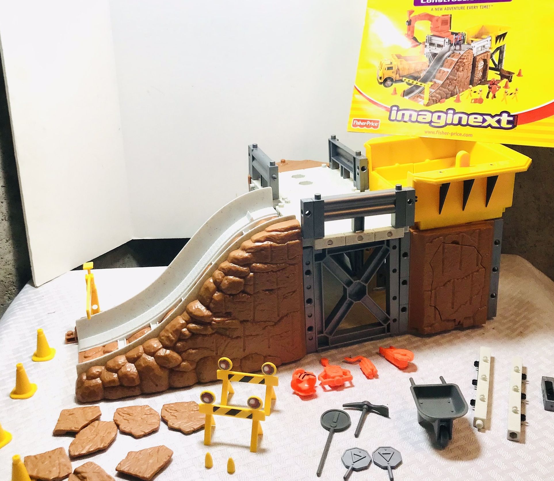 2002 Fisher Price imaginext Construction Site Set
