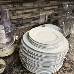 Kitchen Items - Lot