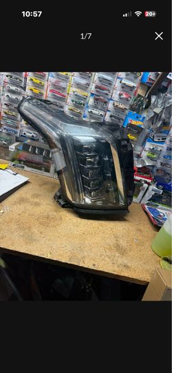 2020 escalade headlight