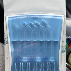 New. Waterpik Storage Case & 6 Tips 