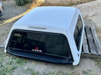 Leer Mid-Rise Camper Shell