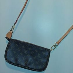 Louis Vuitton Pochette