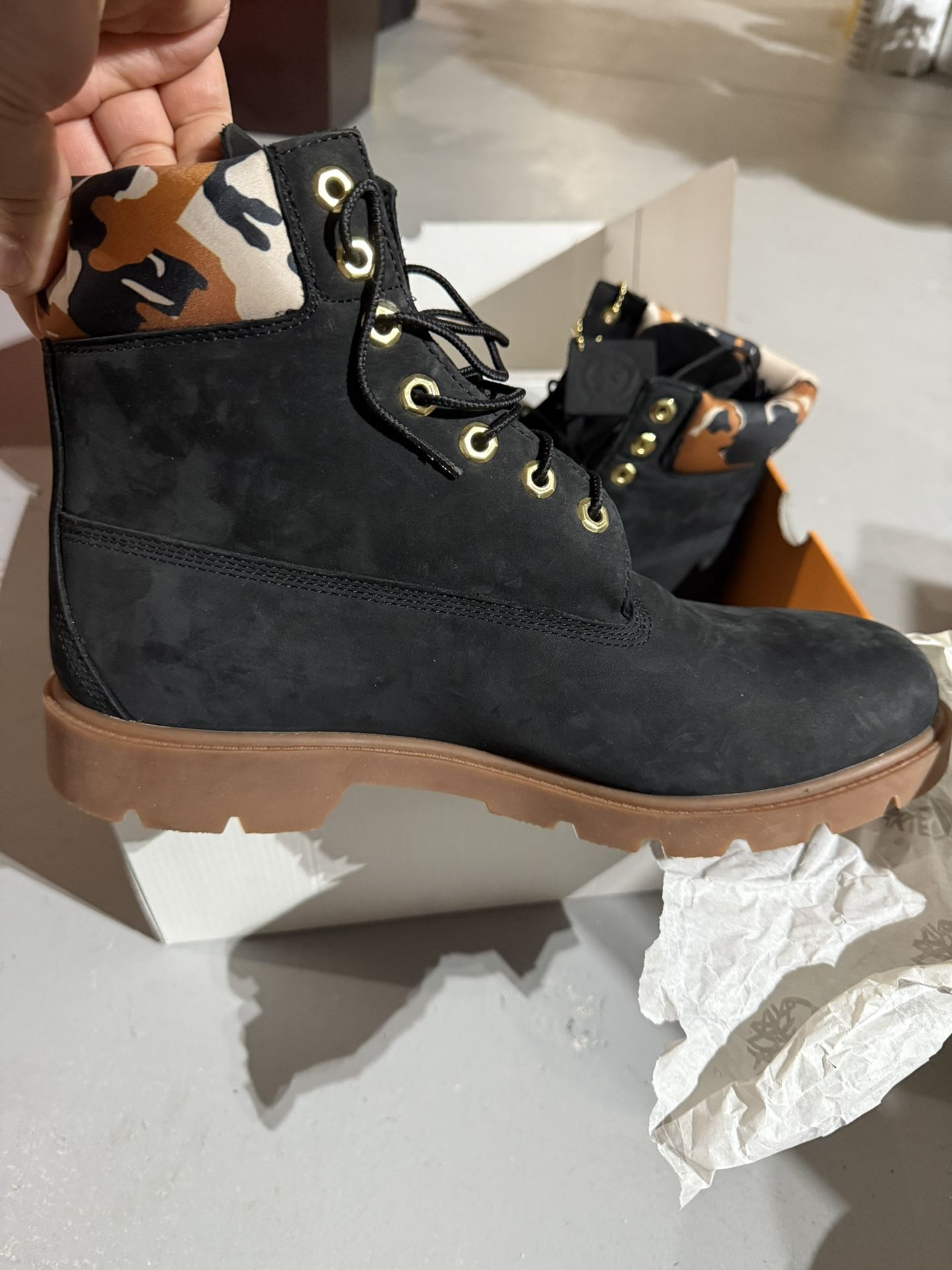 BRAND NEW TIMBERLANDS SIZE 12’