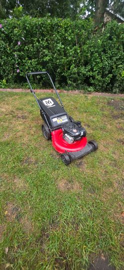 Yard Machines push Lawnmower