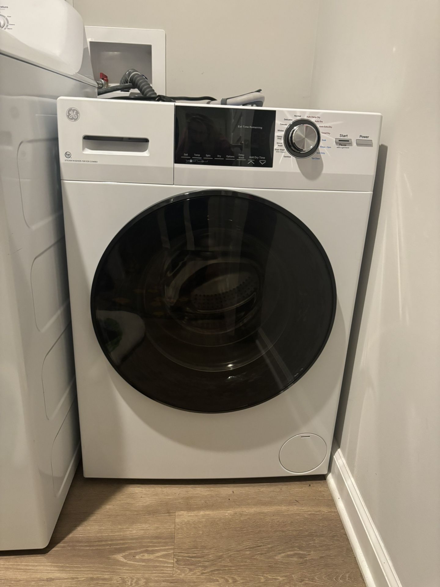 GE 2.4 Cu. Ft. White Washer Dryer Combo