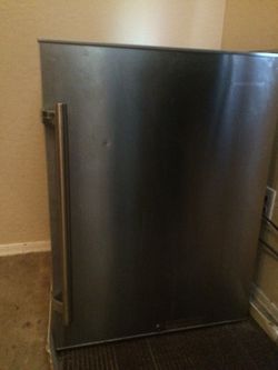 Franklin Chef 4.8ft mini fridge
