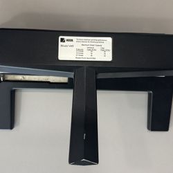 Heavy Duty Hole Puncher