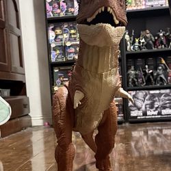 Jurassic World Camp Cretaceous Dino Escape Super Colossal CARNOTAURUS TORO 2021