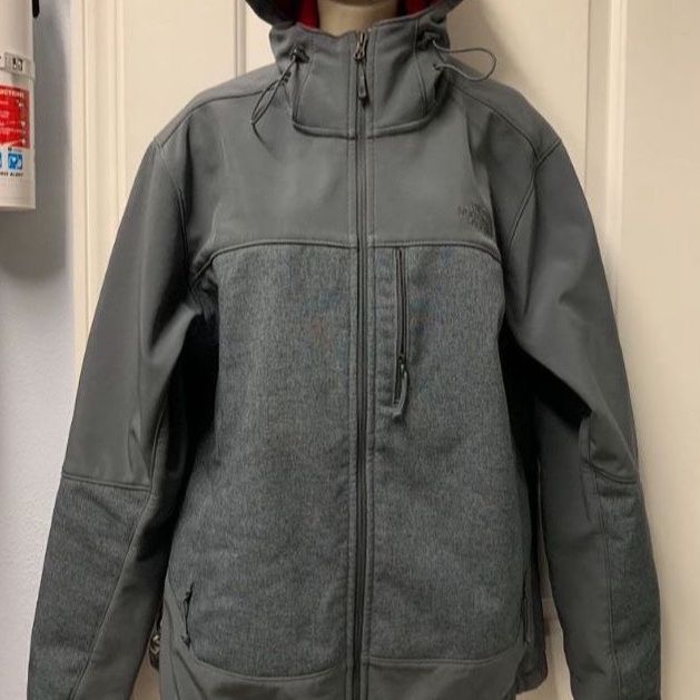 Adult Men’s Large The North Face Jacket Tech Gray Red Zip Up Waterproof Hooded Bluetooth Pocket Holder Soft Shell