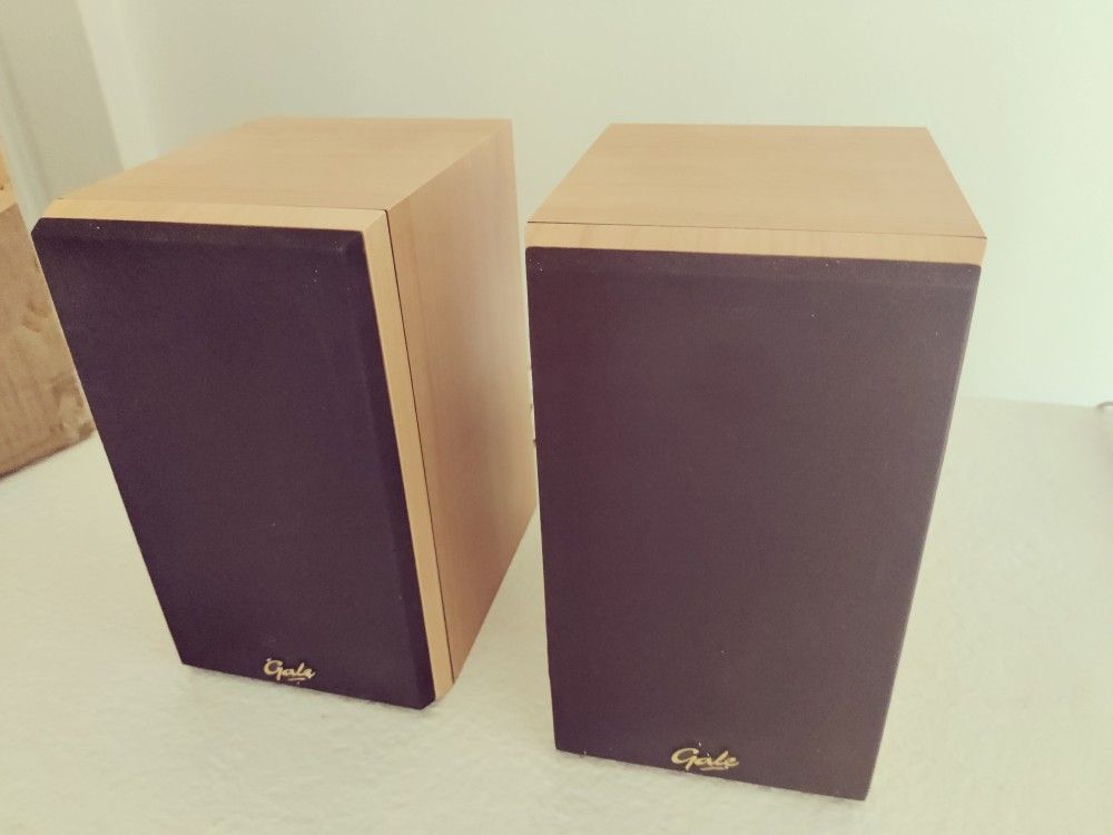 Gale 3010S Quality Bookshelf Spekers
