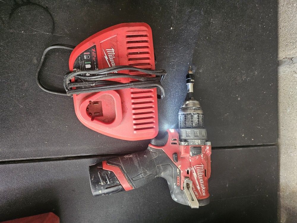 Milwaukee M12