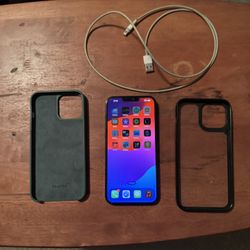 iPhone 13 Pro Max UNLOCKED - MINT CONDITION