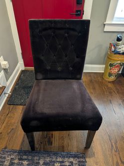 Free Set of 4 Tufted Velvet Dining Chairs