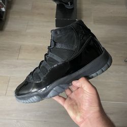 Cap and Gown 11s (Sz 11)