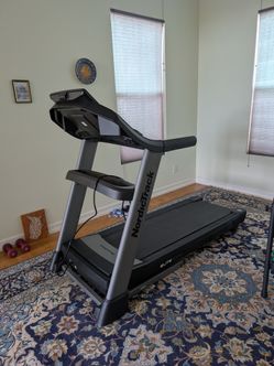 NordicTrack Elite 1000 Treadmill, black, 20" x 69" tread belt,  3.0 CHP Smart Response Motor