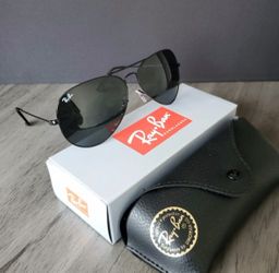 New RayBans - Box, Pouch Cloth All Included