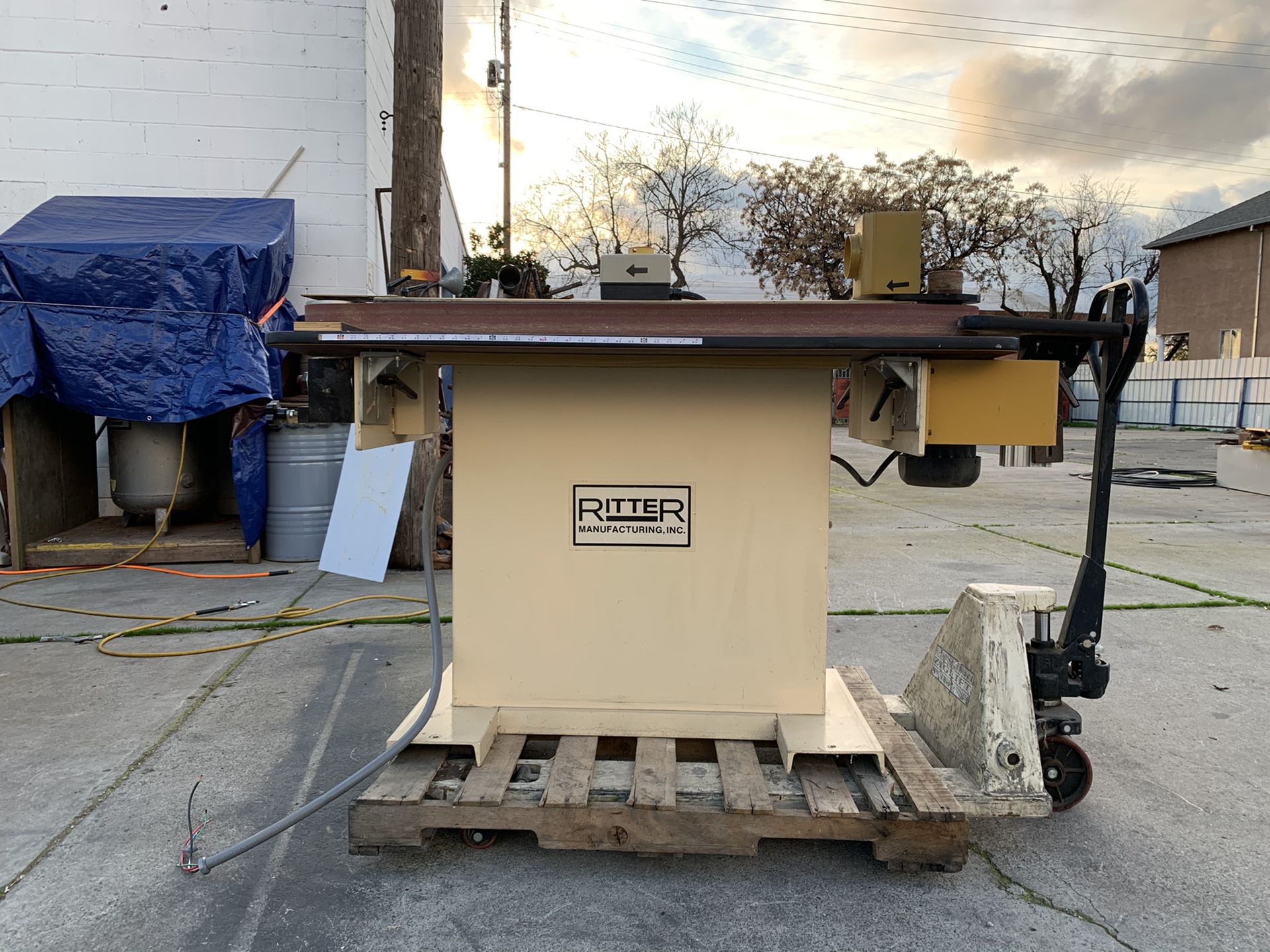 Black And Decker Belt Sander for Sale in Huntington, NY - OfferUp