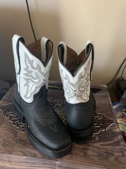 Kids western boots 12.5c