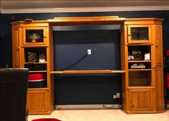 Entertainment center